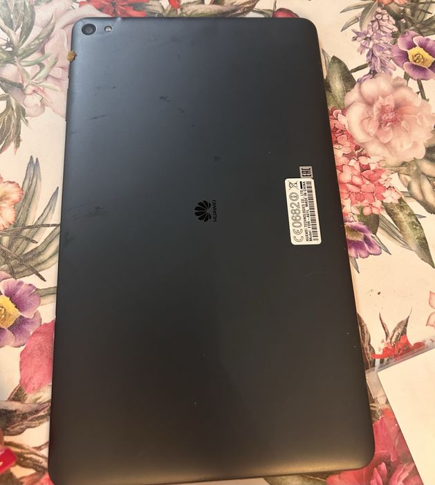 Планшеты Samsung и Huawei