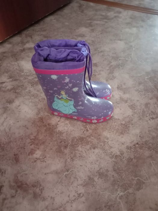 Резиновые сапоги на девочку