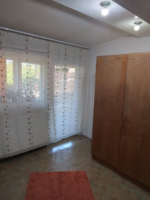 Inchiriez camera vila zona Eroii Revolutiei