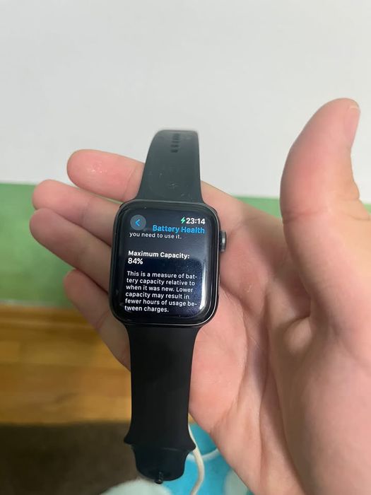 Apple Watch Series 6 (84% sanatate baterie)