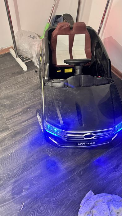 Срочно продам машинку для детей