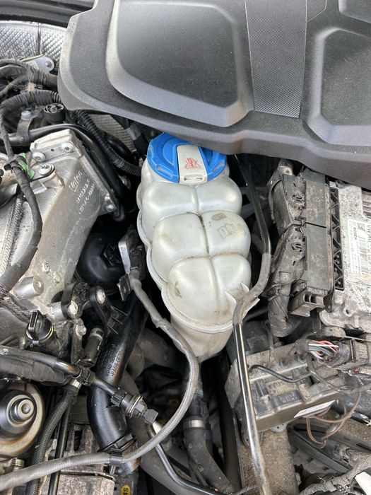 Vas expansiune Audi A4 B9 2.0 Tdi