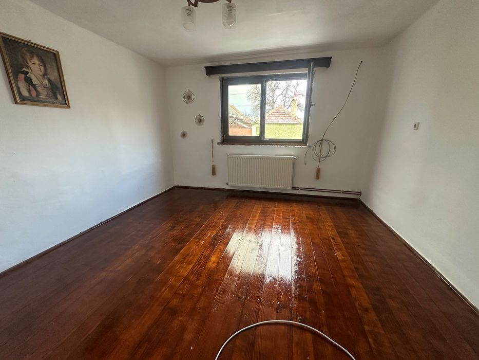 Casă de închiriat – Prejmer, zonă liniștită, aproape de centru