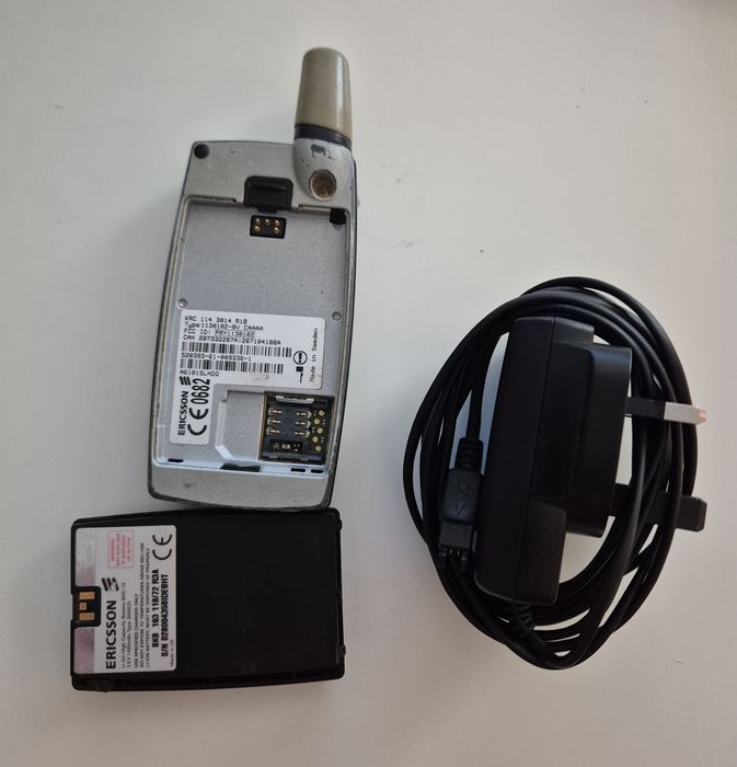 Ericsson t39m и зарядно