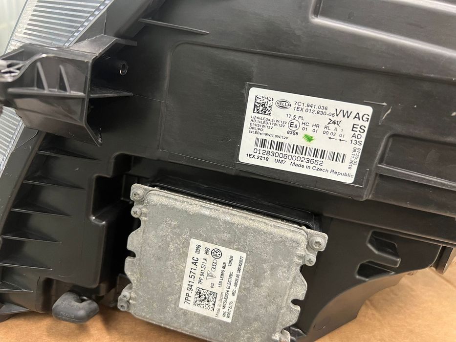 Фар за Волсваген крафтър, десен, VOLKSWAGEN - CRAFTER  L3H3 (L2H2)