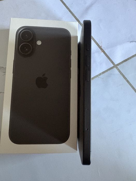 Apple iPhone 16  Black  128 GB  Като нов