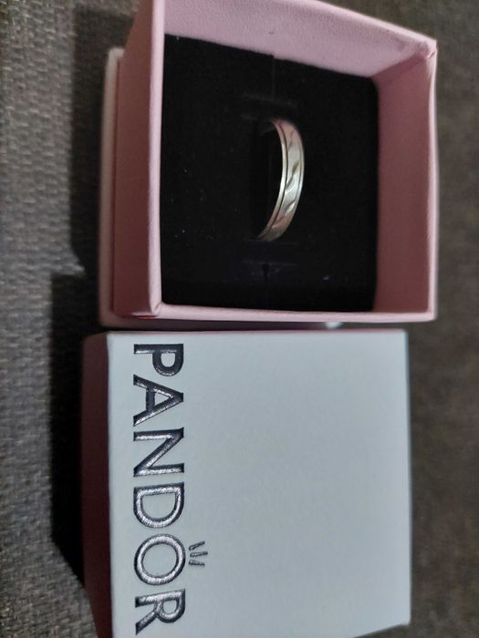 Inel de argint stil verigheta in cutie cadou Pandora