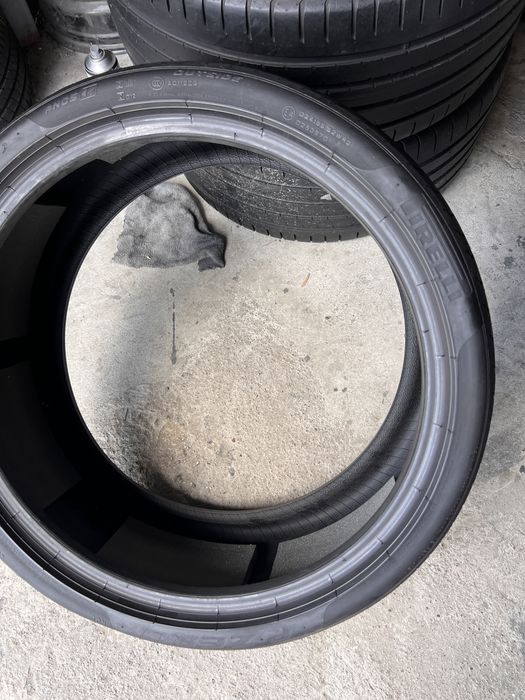 4 anvelope vara 285/30/21 , Pirelli !