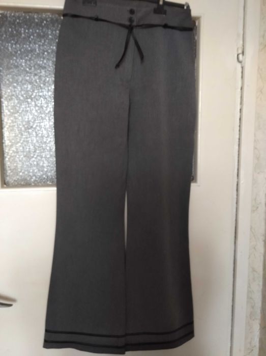 Стилни дамски костюми