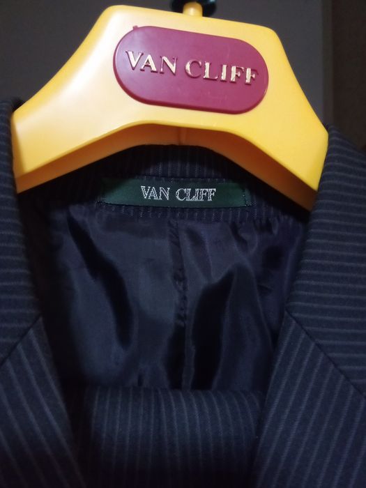 Костюм мужской .