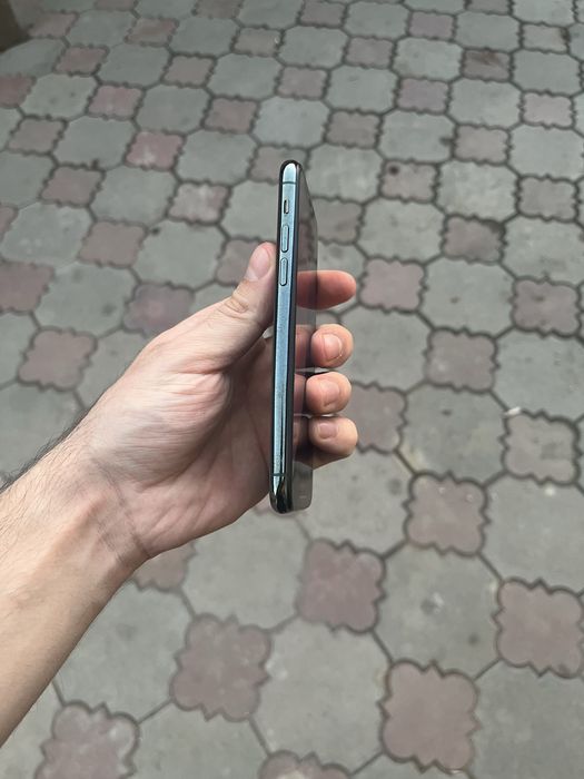 Продам Телефон айфон 11 Pro