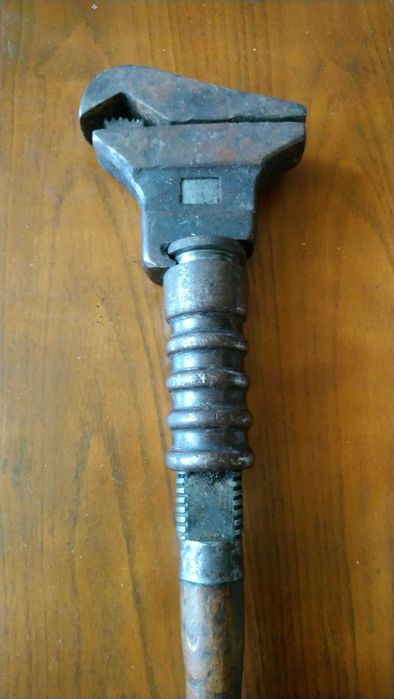 Стар регулируем ключ.