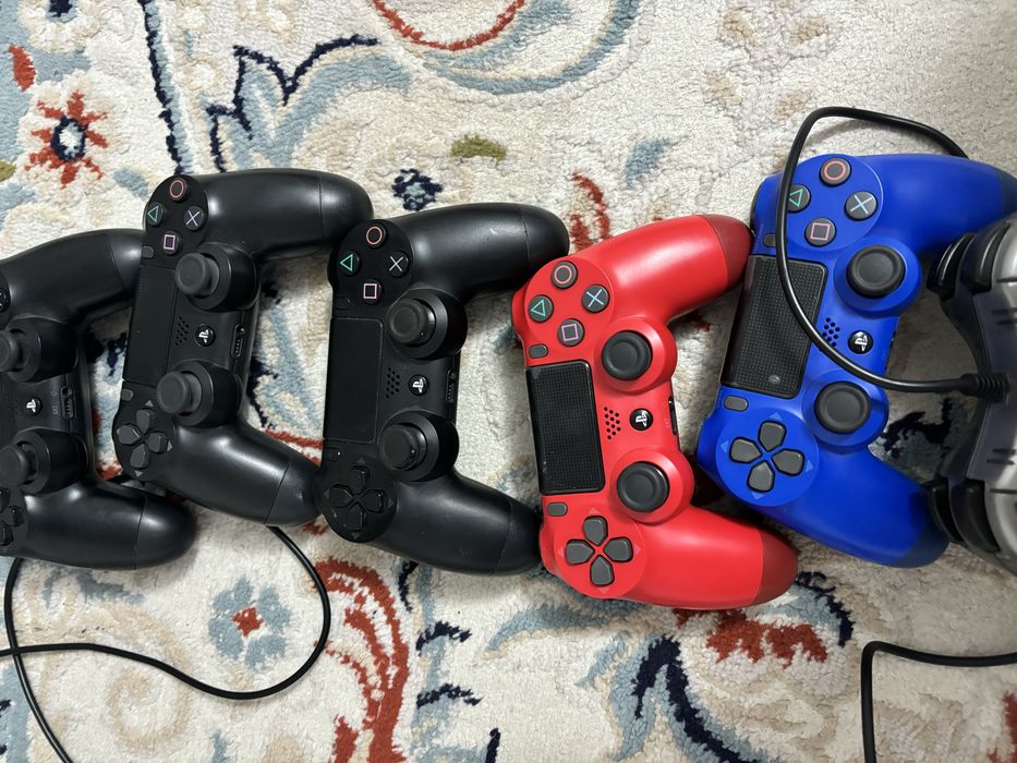 Play Station 4, в хорошем состояний