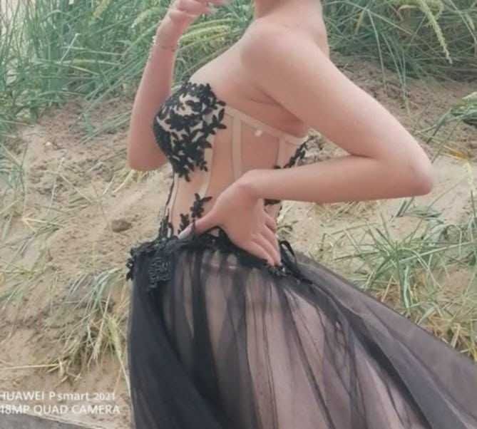 Красива бална рокля