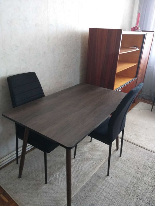 Propietar închiriez apatament 2 cam .mobilat.  Zona Barierã.