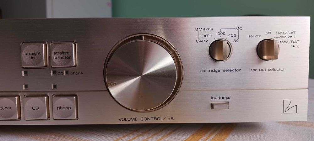 Предусилвател Luxman C-03 Class A