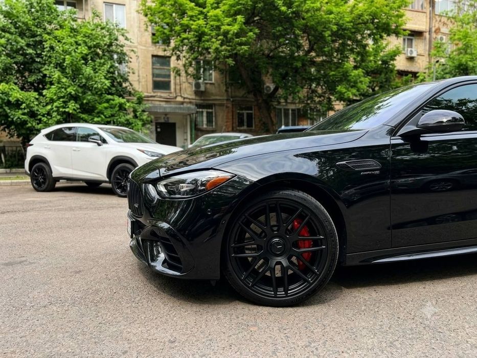 Mercedes-Benz c63 e performance