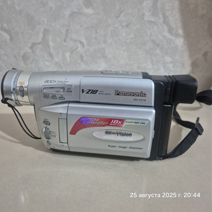 Видеокамера Panasonic NV-VZ18