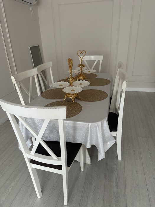 Стол со стульями