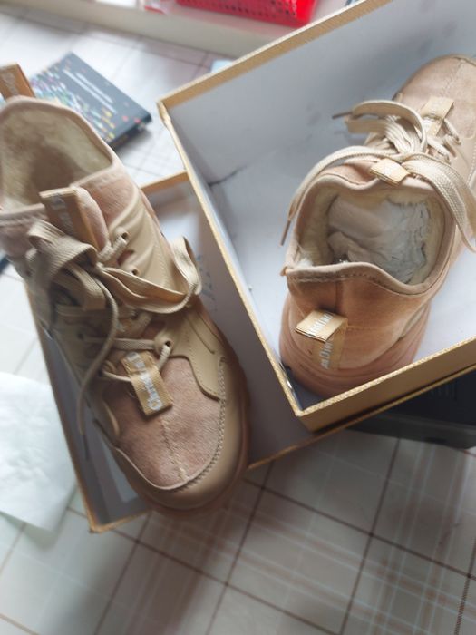 Продам кроссовки зимние