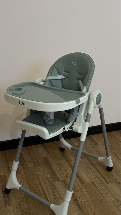 Продам стульчик для кормления ilovi