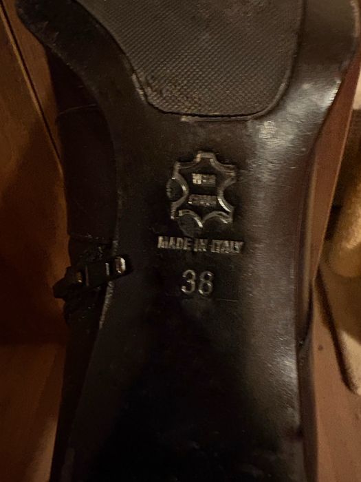 Ghete din piele cu toc mic