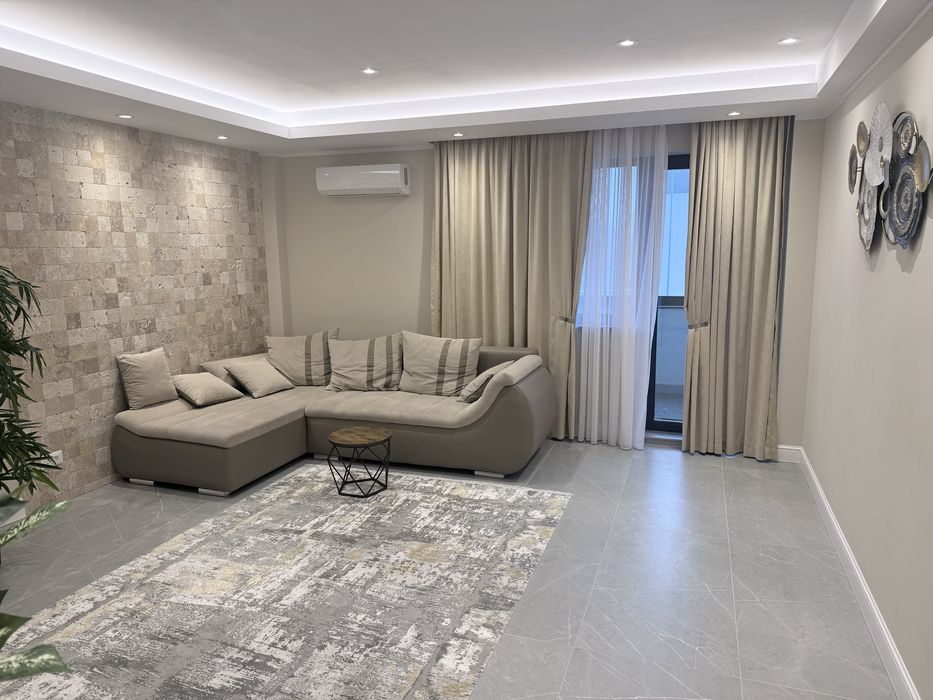 Propietar Inchiriez apartament 3 camere