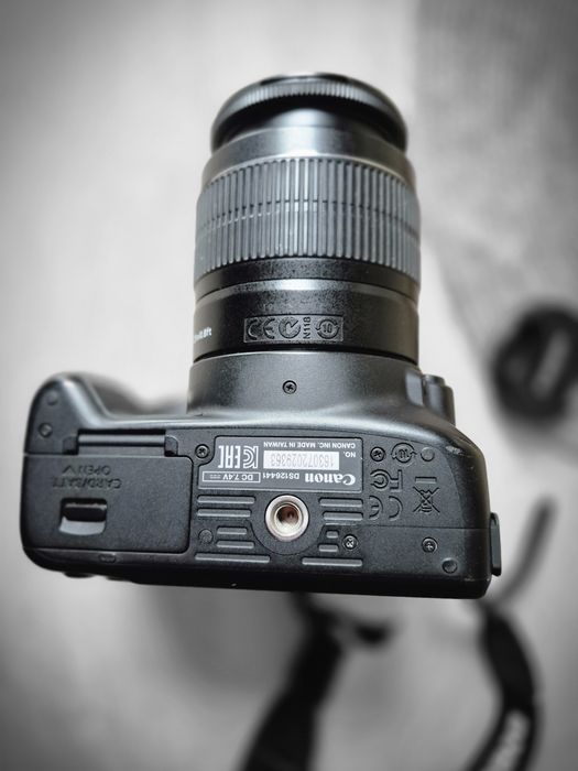 Camera  foto Canon EOS 100 D