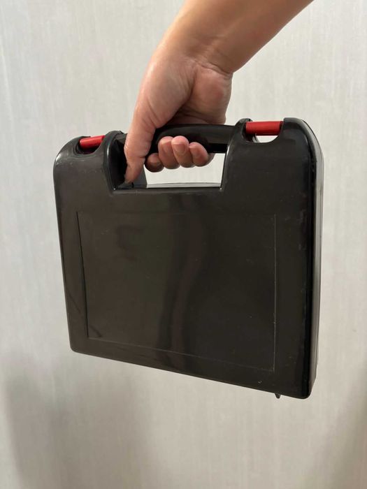 Контейнер для аптечку автомобильную