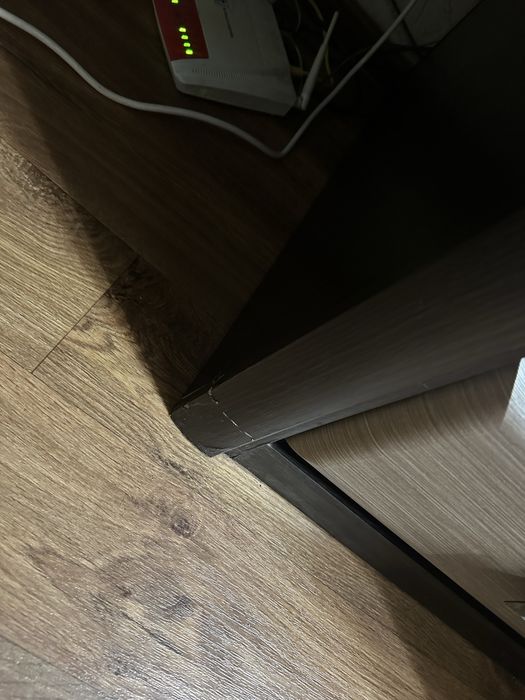 Продаю письменный стол