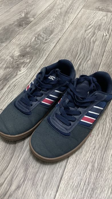 Продам бутсы футзальные