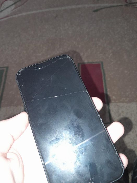 Продам Iphone 13 срочном образом