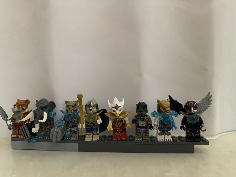 Продам минифигурки Лего