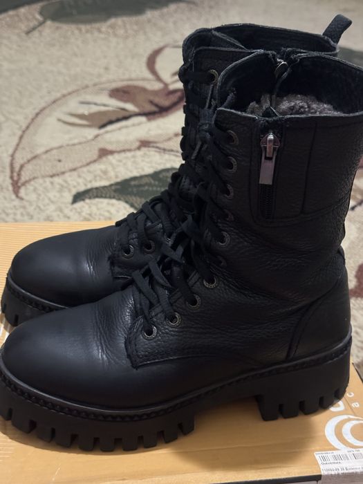 Женское кожонное ботинка