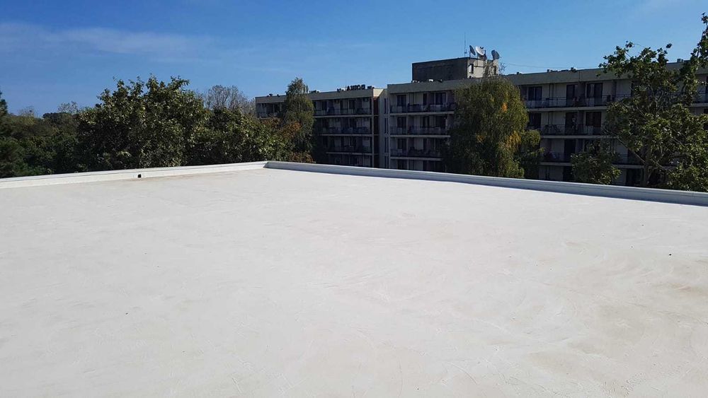 Vanzare (sau asociere) teren+imobil apartamente vis-a-vis Hotel Doina