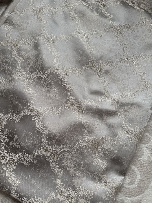 Теньевой тюль и люстры