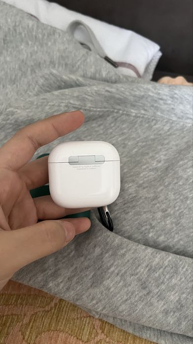 Срочно продам ориг Айрподс 4