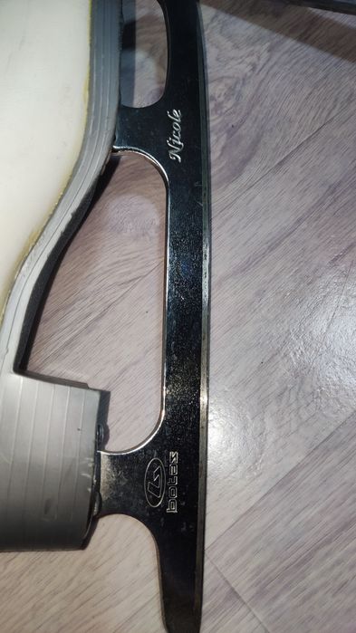 Коньки фигурные Botas