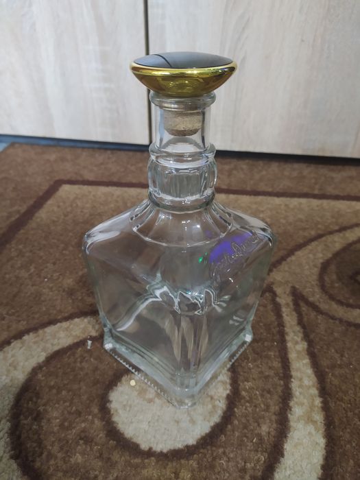 Стъклени бутилки за алкохол