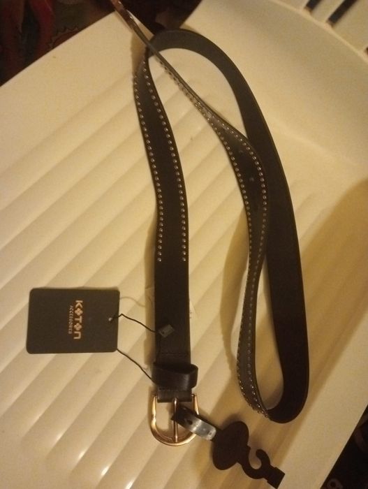 Vând Curea de damă