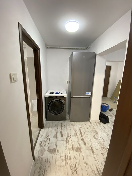 Inchiriez apartament pe bulevardul 1 Mai zona confecti