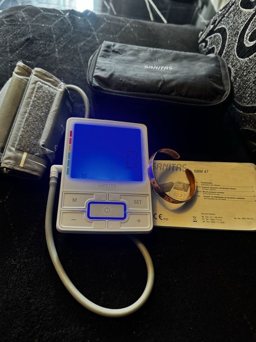 Уред за измерване на кръвното налягане и пулса SBM 47 и гривна