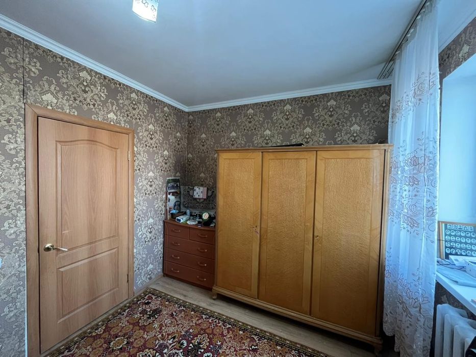 Продам старинный дубовый шкаф