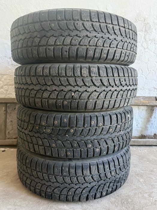 Зимние шины 175/65/R14 c дисками 4*98