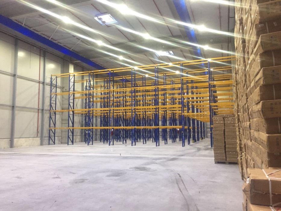 Rafturi metalice cu polite