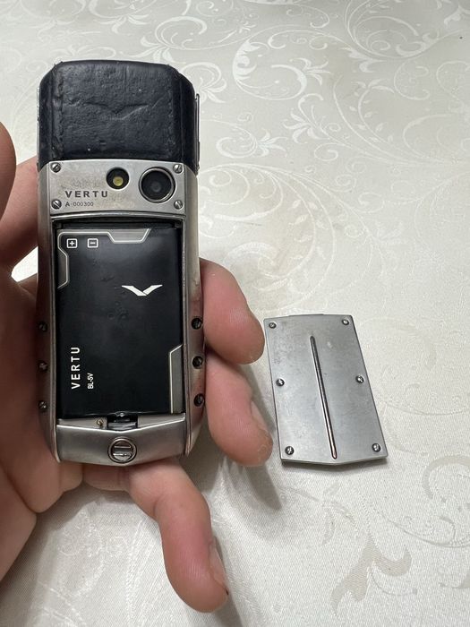 Vertu Ascent ti продам