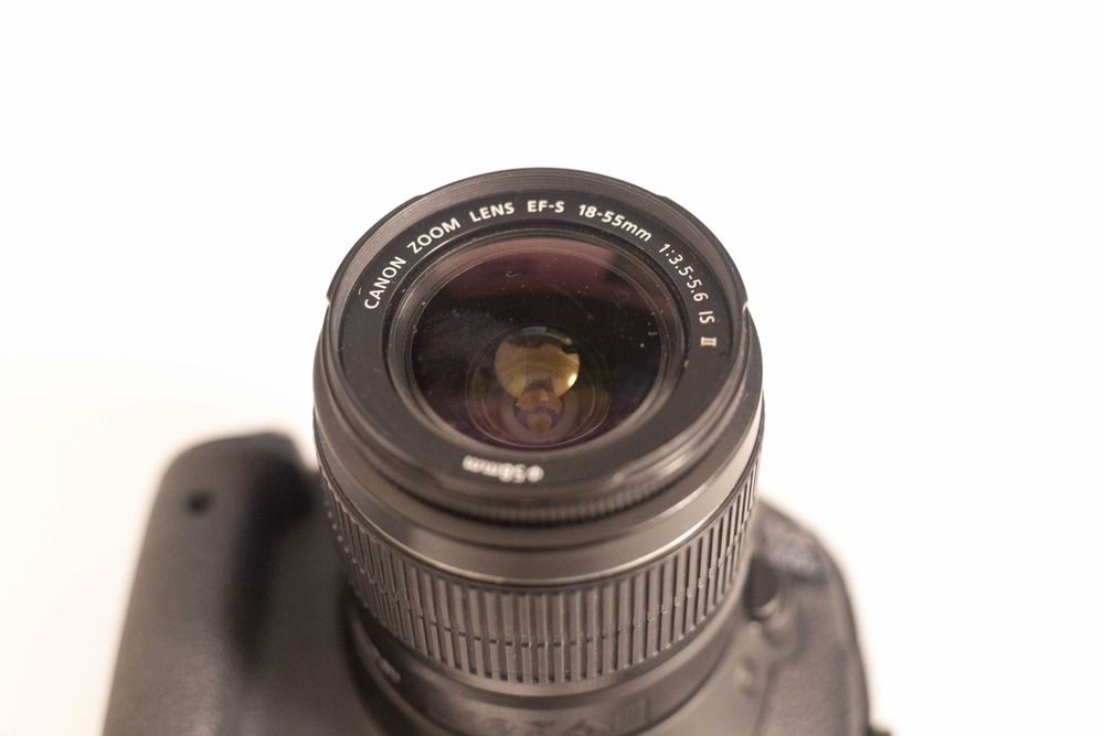 Canon 600d c kit объективом 18-55 мм