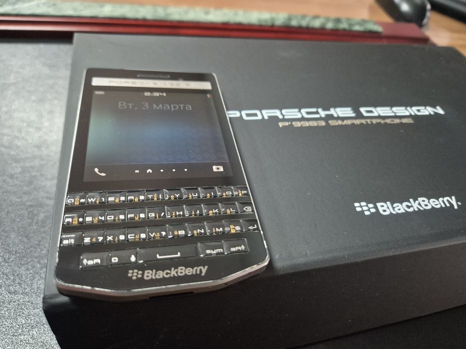 Продам Blackberry 9983