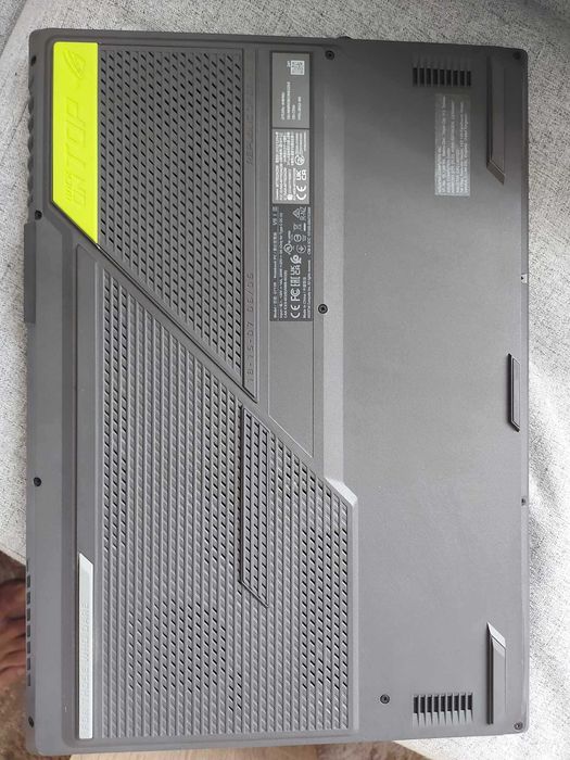 ASUS ROG Strix G17 (G713RW-KH096W)