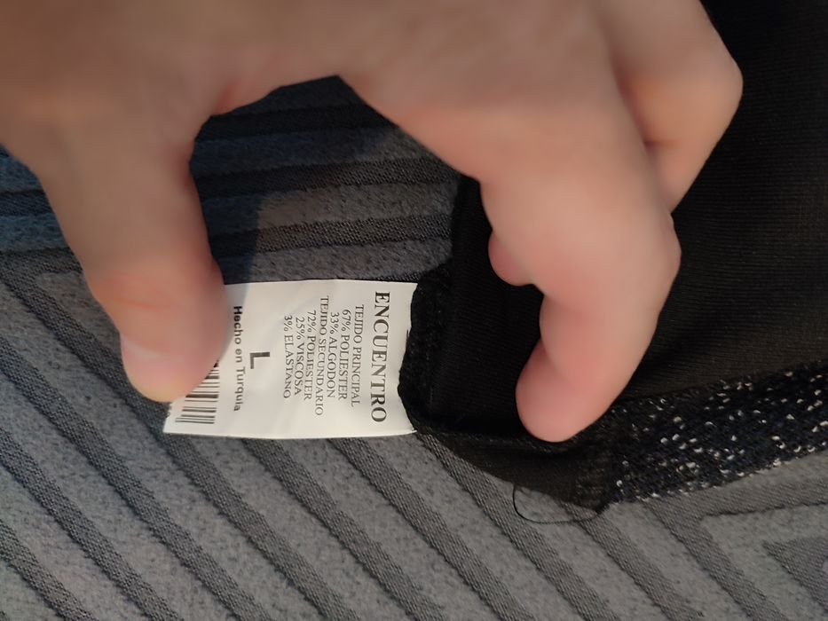 Fusta scurta , culoare negru cu navi, marime L